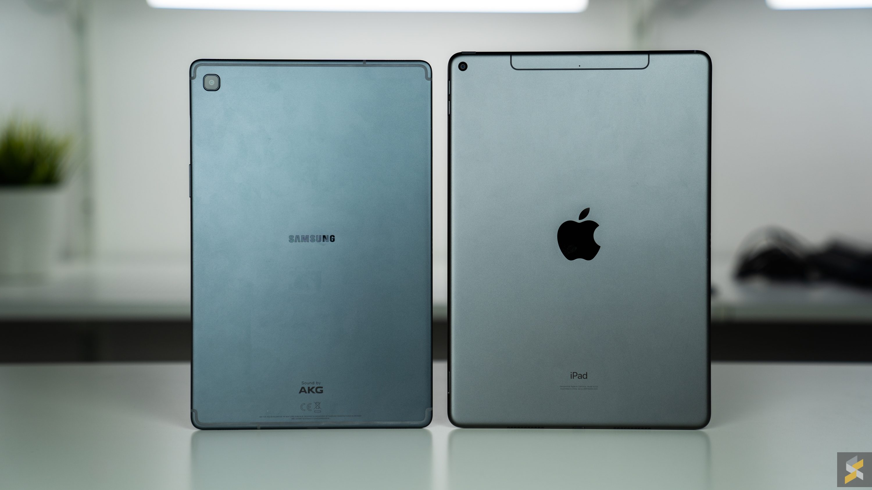 Apple Ipad Air 2019 Vs Samsung Galaxy Tab S5e Soyacincau Com