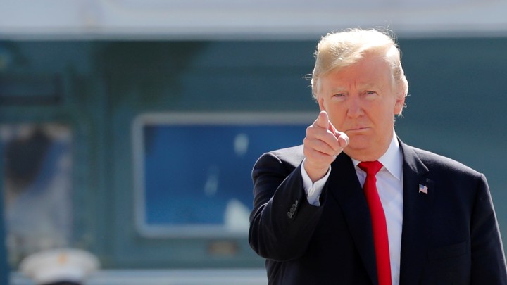 https://www.soyacincau.com/wp-content/uploads/2019/09/20190905-donald-trump-finger.jpg