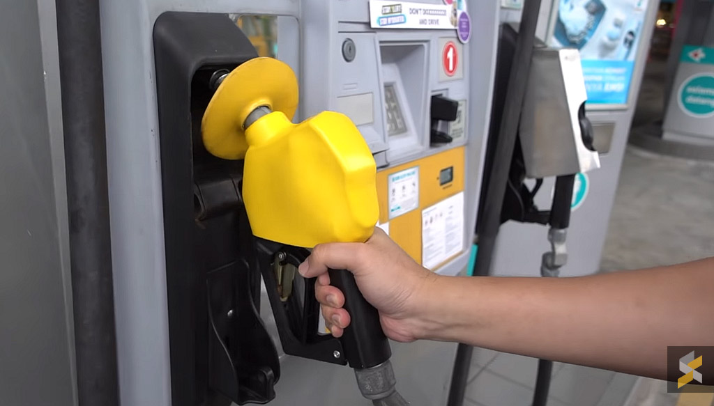 https://www.soyacincau.com/wp-content/uploads/2019/10/191016-petrol-pump-petronas-RON-95.jpg