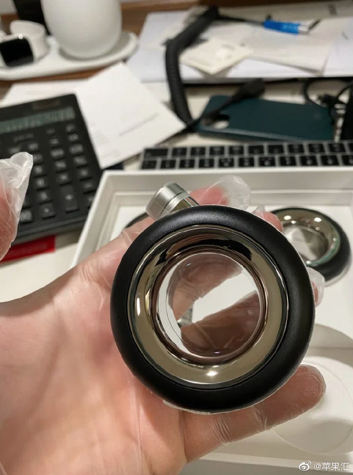 A first look at Apple's RM2,799 wheels for the Mac Pro SoyaCincau