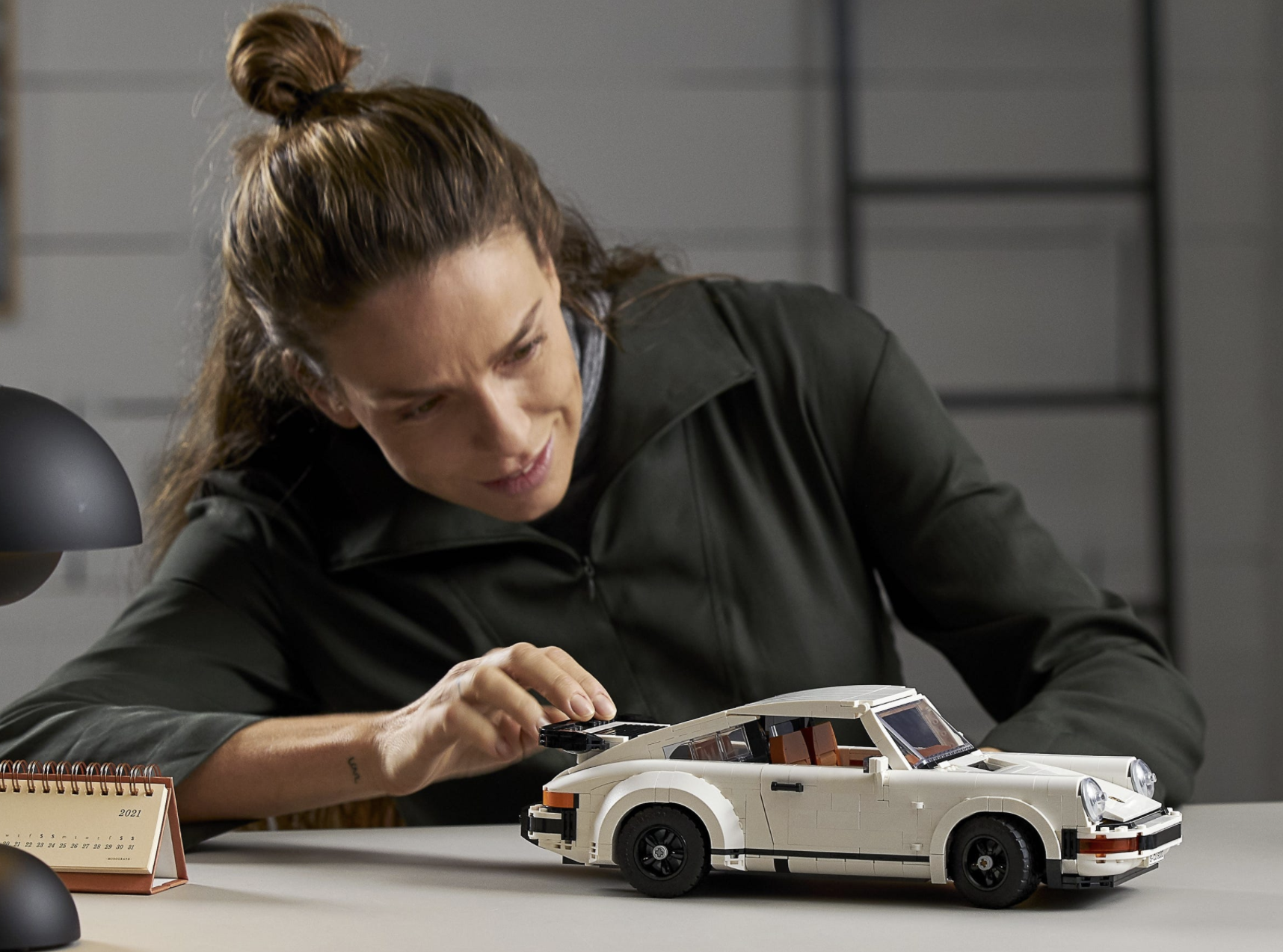 This Lego kit lets you make 2 different types of Porsche 911 models